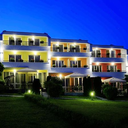 Stayinn Rainbow Houses Beachfront By Asteri Hotels 써니비치 외부 사진
