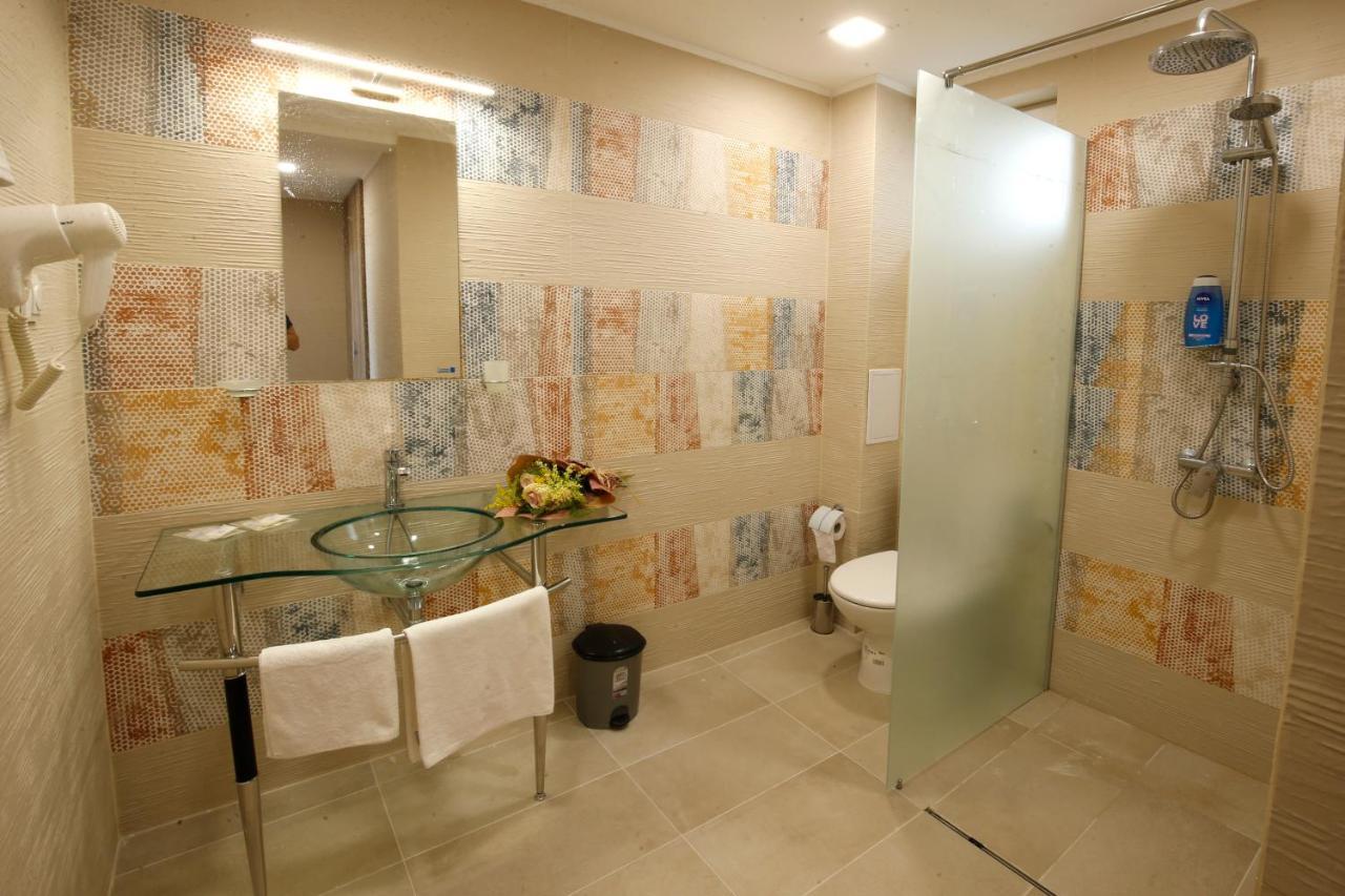 Stayinn Rainbow Houses Beachfront By Asteri Hotels 써니비치 외부 사진