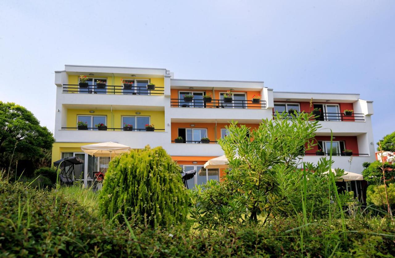 Stayinn Rainbow Houses Beachfront By Asteri Hotels 써니비치 외부 사진