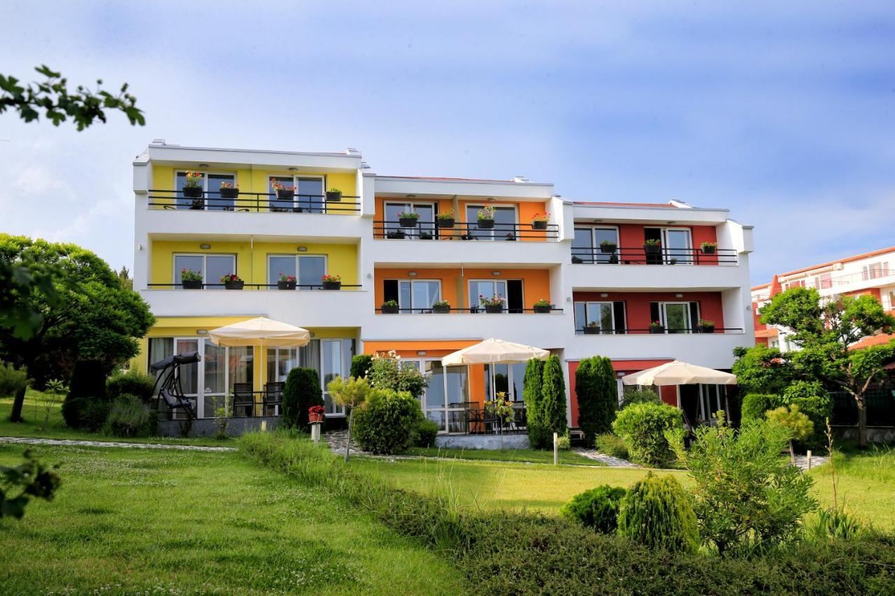 Stayinn Rainbow Houses Beachfront By Asteri Hotels 써니비치 외부 사진